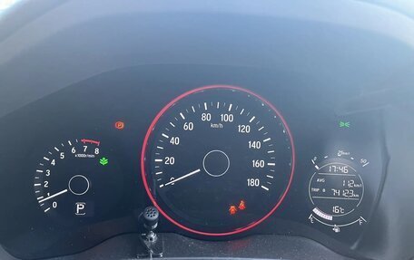 Honda Vezel, 2015 год, 1 760 000 рублей, 22 фотография