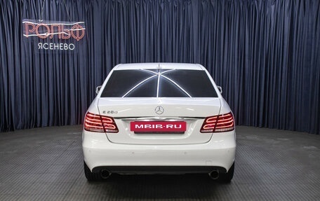 Mercedes-Benz E-Класс, 2013 год, 1 890 000 рублей, 6 фотография