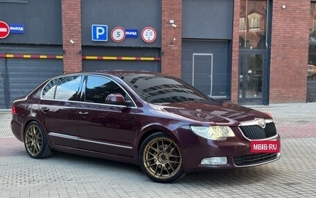 Skoda Superb III рестайлинг, 2010 год, 920 000 рублей, 3 фотография