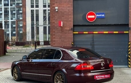 Skoda Superb III рестайлинг, 2010 год, 920 000 рублей, 9 фотография
