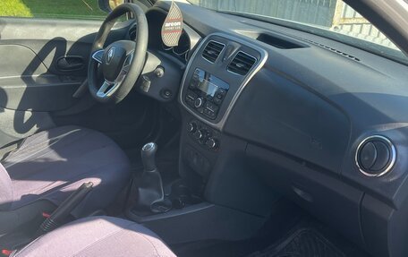 Renault Logan II, 2020 год, 380 000 рублей, 11 фотография