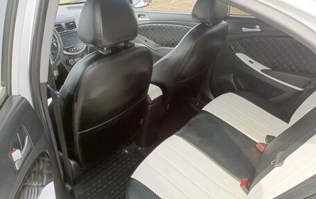 Hyundai Solaris II рестайлинг, 2014 год, 1 189 000 рублей, 15 фотография