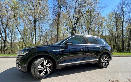 Volkswagen Touareg III, 2020 год, 5 800 000 рублей, 2 фотография