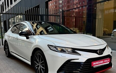 Toyota Camry, 2021 год, 2 500 000 рублей, 4 фотография