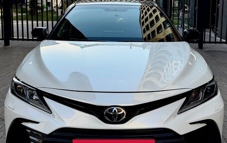 Toyota Camry, 2021 год, 2 500 000 рублей, 3 фотография
