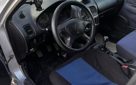 Mitsubishi Carisma I, 2003 год, 270 000 рублей, 21 фотография