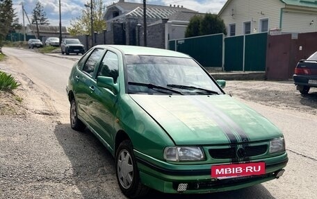 Volkswagen Polo III рестайлинг, 1996 год, 160 000 рублей, 4 фотография