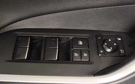 Toyota RAV4, 2019 год, 3 199 998 рублей, 4 фотография