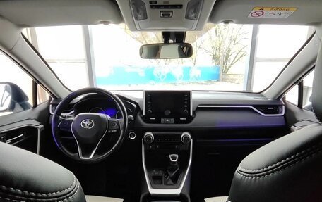Toyota RAV4, 2019 год, 3 199 998 рублей, 10 фотография