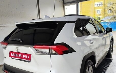 Toyota RAV4, 2019 год, 3 199 998 рублей, 2 фотография