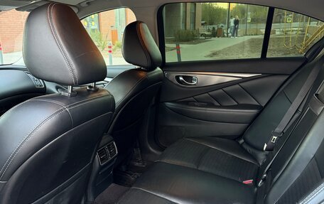 Infiniti Q50 I рестайлинг, 2015 год, 1 640 000 рублей, 10 фотография
