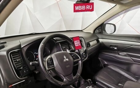 Mitsubishi Outlander III рестайлинг 3, 2013 год, 1 125 000 рублей, 19 фотография