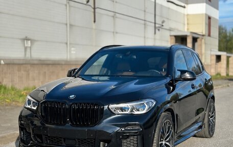 BMW X5, 2019 год, 8 990 000 рублей, 2 фотография