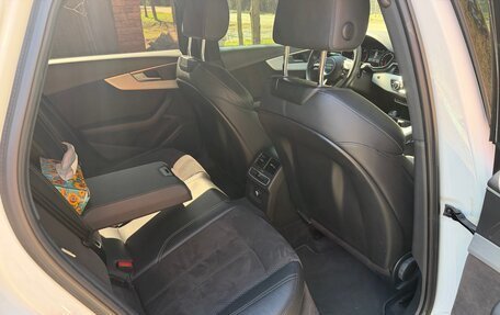 Audi A4, 2018 год, 2 500 000 рублей, 10 фотография