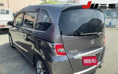 Honda Freed I, 2014 год, 750 000 рублей, 3 фотография