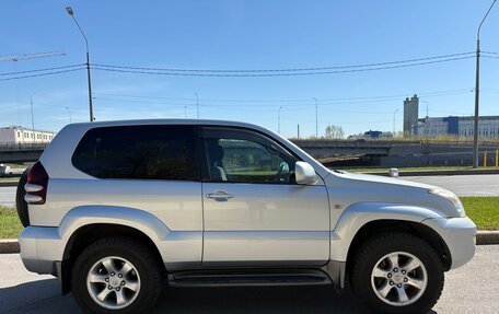 Toyota Land Cruiser Prado 120 рестайлинг, 2002 год, 1 950 000 рублей, 3 фотография