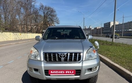 Toyota Land Cruiser Prado 120 рестайлинг, 2002 год, 1 950 000 рублей, 2 фотография