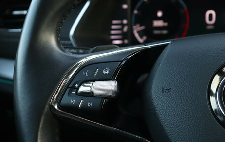 Skoda Octavia IV, 2020 год, 2 300 000 рублей, 18 фотография