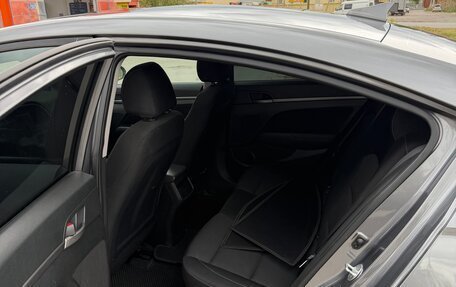 Hyundai Elantra VI рестайлинг, 2018 год, 1 500 000 рублей, 6 фотография