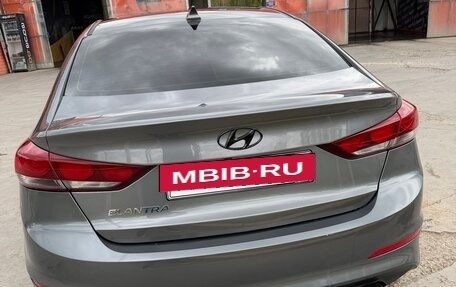 Hyundai Elantra VI рестайлинг, 2018 год, 1 500 000 рублей, 4 фотография