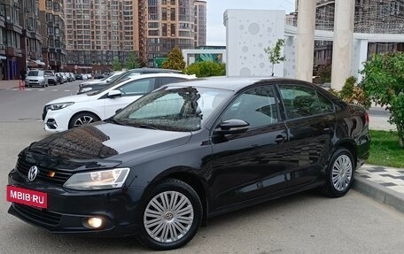 Volkswagen Jetta VI, 2011 год, 910 000 рублей, 3 фотография