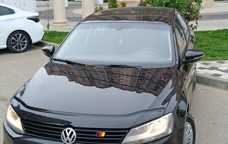 Volkswagen Jetta VI, 2011 год, 910 000 рублей, 2 фотография