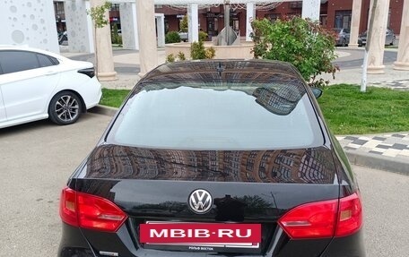 Volkswagen Jetta VI, 2011 год, 910 000 рублей, 10 фотография