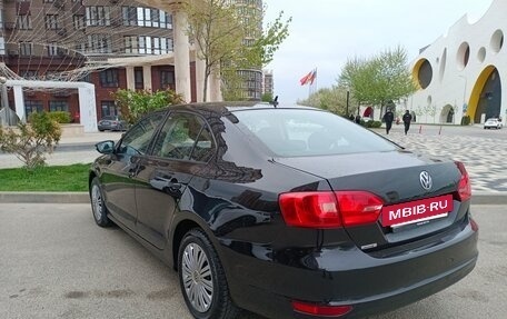 Volkswagen Jetta VI, 2011 год, 910 000 рублей, 11 фотография