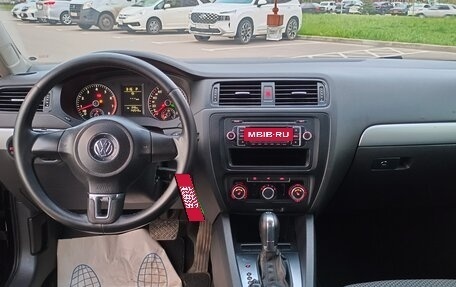 Volkswagen Jetta VI, 2011 год, 910 000 рублей, 26 фотография