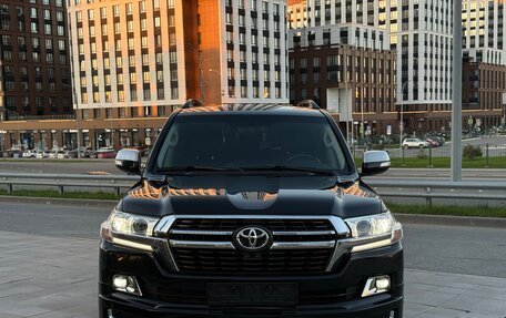 Toyota Land Cruiser 200, 2017 год, 6 700 000 рублей, 2 фотография