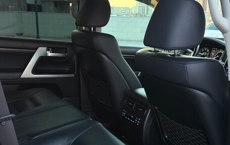 Toyota Land Cruiser 200, 2017 год, 6 700 000 рублей, 9 фотография