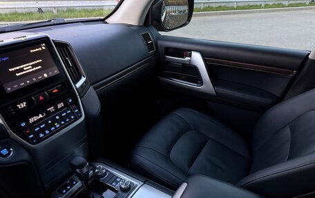 Toyota Land Cruiser 200, 2017 год, 6 700 000 рублей, 11 фотография