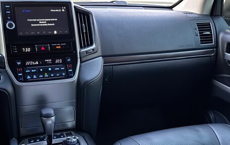 Toyota Land Cruiser 200, 2017 год, 6 700 000 рублей, 12 фотография