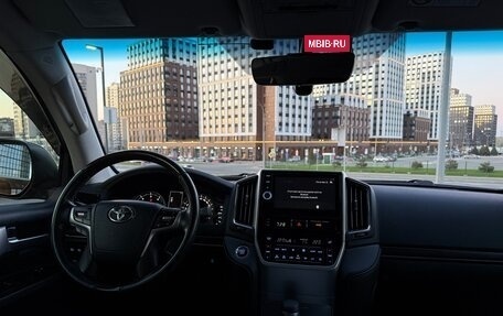 Toyota Land Cruiser 200, 2017 год, 6 700 000 рублей, 8 фотография