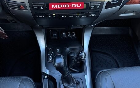 Toyota Land Cruiser Prado 120 рестайлинг, 2006 год, 2 370 000 рублей, 19 фотография