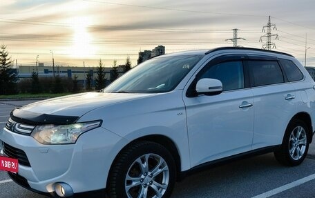 Mitsubishi Outlander III рестайлинг 3, 2014 год, 2 100 000 рублей, 1 фотография
