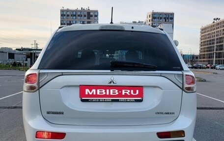 Mitsubishi Outlander III рестайлинг 3, 2014 год, 2 100 000 рублей, 17 фотография