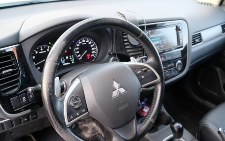 Mitsubishi Outlander III рестайлинг 3, 2014 год, 2 100 000 рублей, 23 фотография