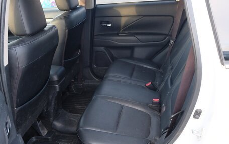 Mitsubishi Outlander III рестайлинг 3, 2014 год, 2 100 000 рублей, 25 фотография