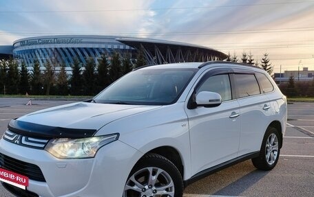 Mitsubishi Outlander III рестайлинг 3, 2014 год, 2 100 000 рублей, 34 фотография