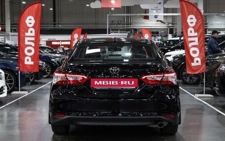 Toyota Camry, 2021 год, 3 050 000 рублей, 16 фотография