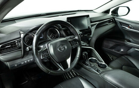 Toyota Camry, 2021 год, 3 050 000 рублей, 20 фотография