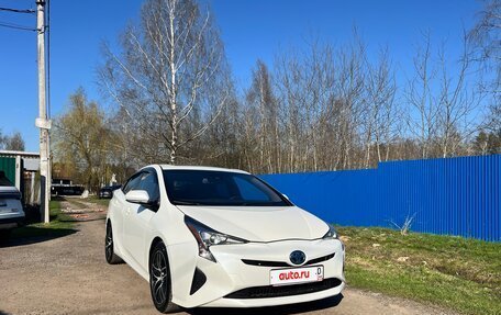 Toyota Prius IV XW50, 2016 год, 1 640 000 рублей, 6 фотография