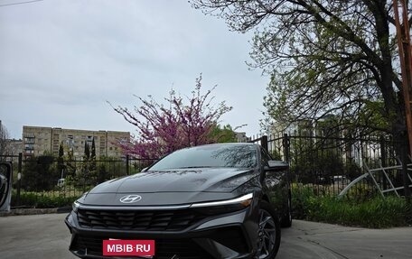 Hyundai Elantra, 2024 год, 2 290 000 рублей, 2 фотография