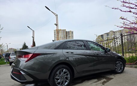 Hyundai Elantra, 2024 год, 2 290 000 рублей, 11 фотография