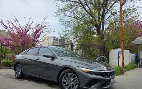 Hyundai Elantra, 2024 год, 2 290 000 рублей, 9 фотография