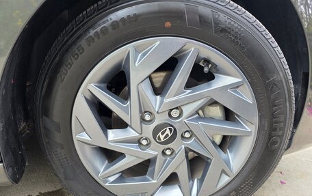 Hyundai Elantra, 2024 год, 2 290 000 рублей, 30 фотография