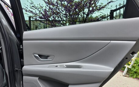 Hyundai Elantra, 2024 год, 2 290 000 рублей, 32 фотография