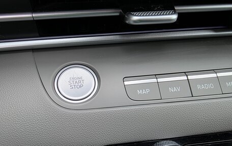Hyundai Elantra, 2024 год, 2 290 000 рублей, 38 фотография