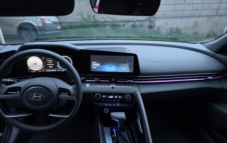 Hyundai Elantra, 2024 год, 2 290 000 рублей, 36 фотография